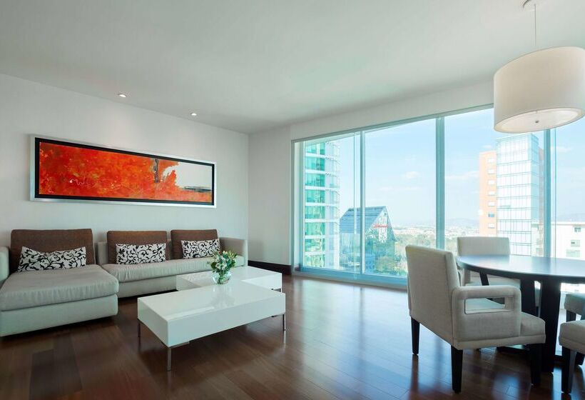 Hotel NH Collection Guadalajara Providencia