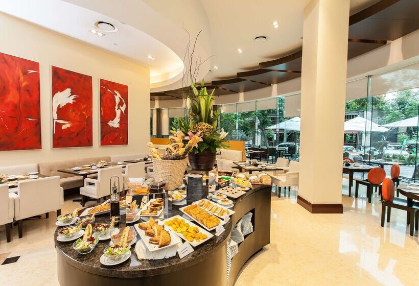 Hotel NH Collection Guadalajara Providencia