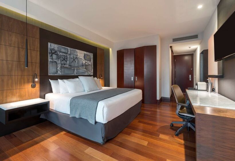 Hotel NH Collection Guadalajara Providencia