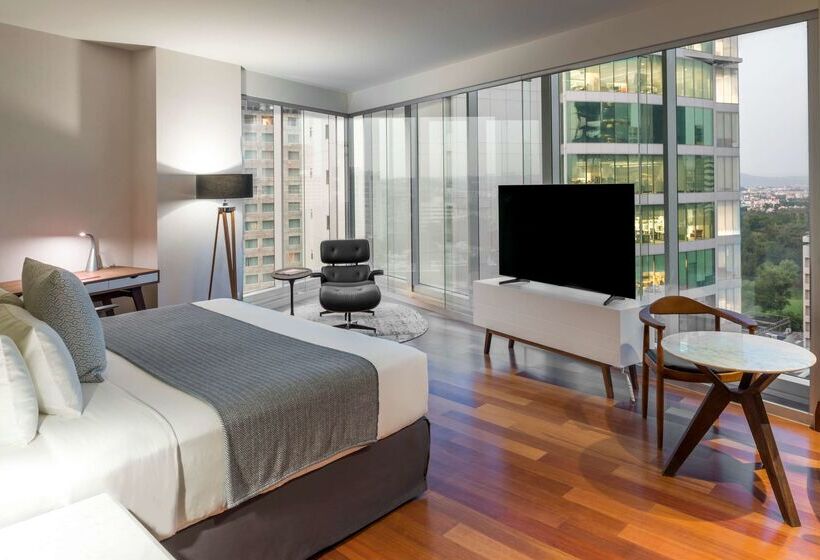 Hotel NH Collection Guadalajara Providencia