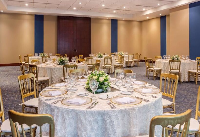 Hotel NH Collection Guadalajara Providencia