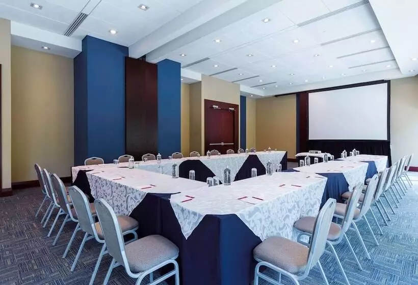 호텔 NH Collection Guadalajara Providencia