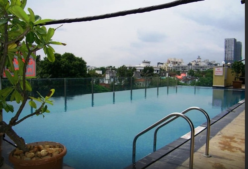 هتل Royal Orchid Central Pune