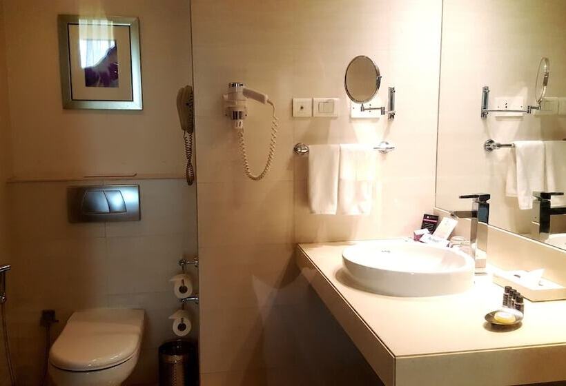 هتل Royal Orchid Central Pune