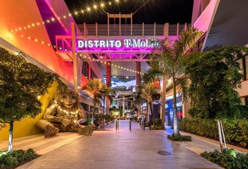 בית מלון כפרי Sheraton Puerto Rico Resort & Casino