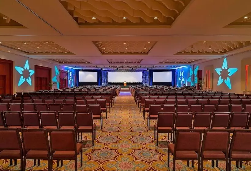 בית מלון כפרי Sheraton Puerto Rico Resort & Casino