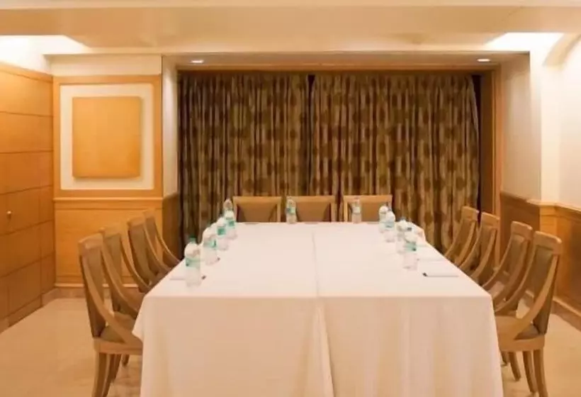 Отель Solitaire