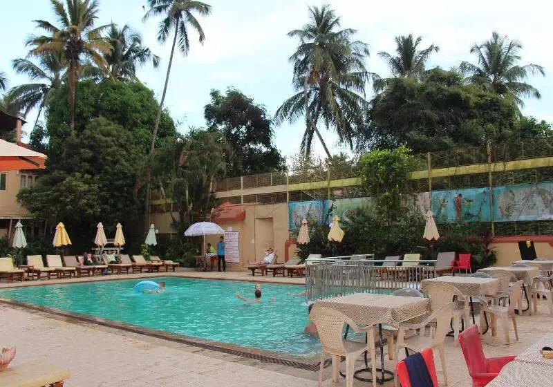 ホテル Somy Plaza Calangute Goa   Formerly Somy Resort