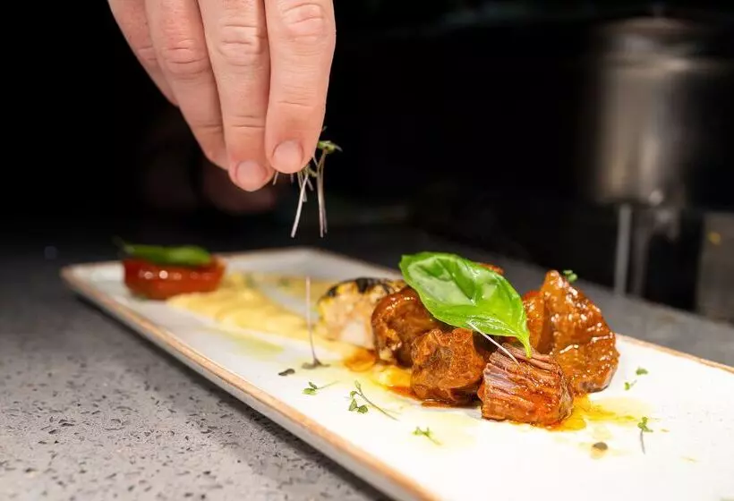 Kresten Royal Euphoria Resort