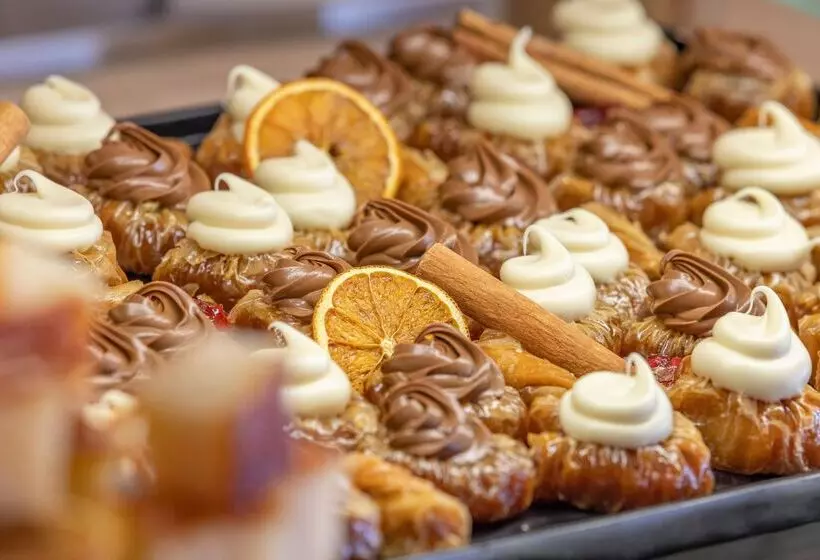 Kresten Royal Euphoria Resort