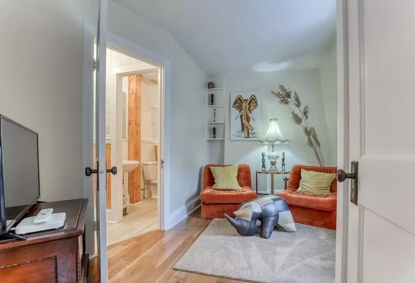 Aamiaismajoitus (B&B) Pangea House