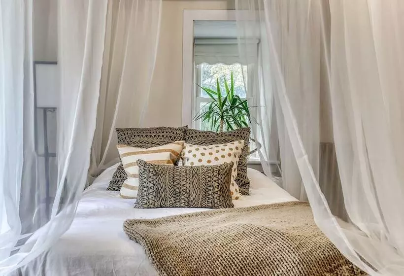 Aamiaismajoitus (B&B) Pangea House