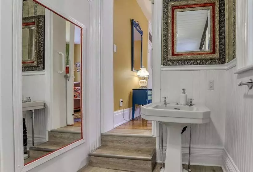 Aamiaismajoitus (B&B) Pangea House