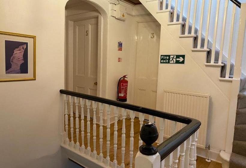 ホテル Richmond House