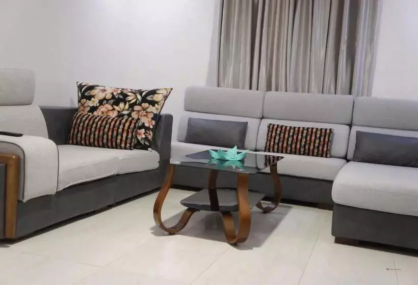 هتل Valencia Hôtel & Appartements