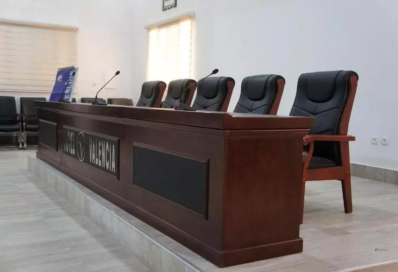 هتل Valencia Hôtel & Appartements