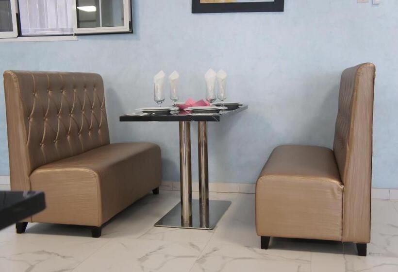 هتل Valencia Hôtel & Appartements