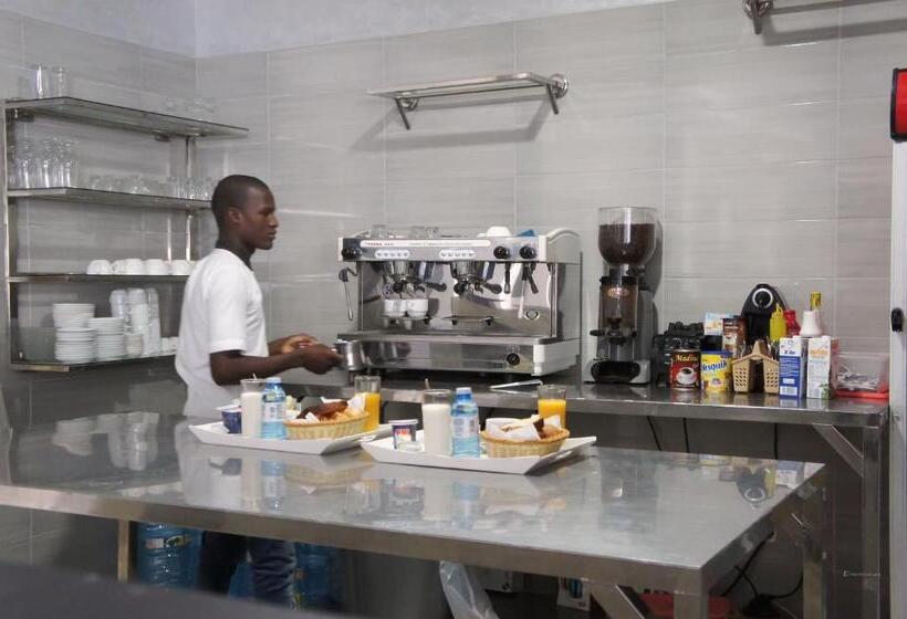 هتل Valencia Hôtel & Appartements