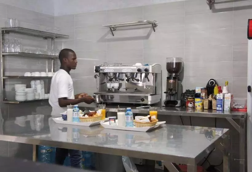 هتل Valencia Hôtel & Appartements