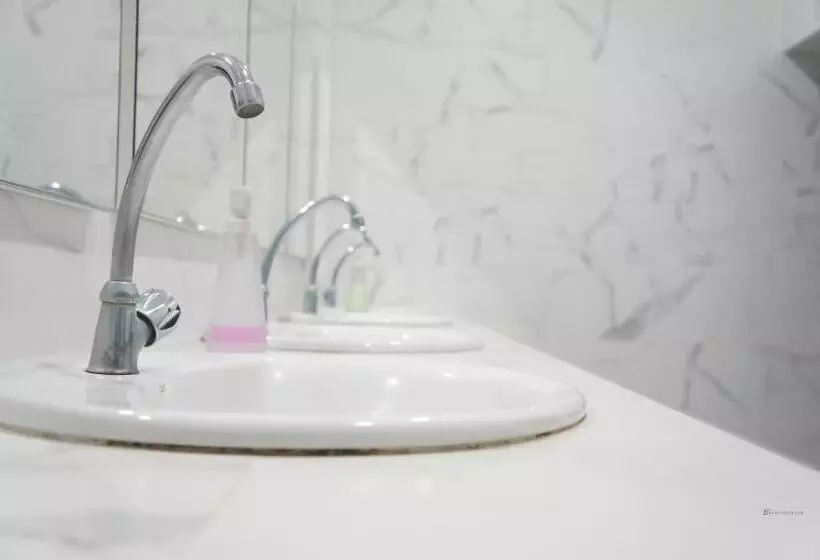 هتل Valencia Hôtel & Appartements