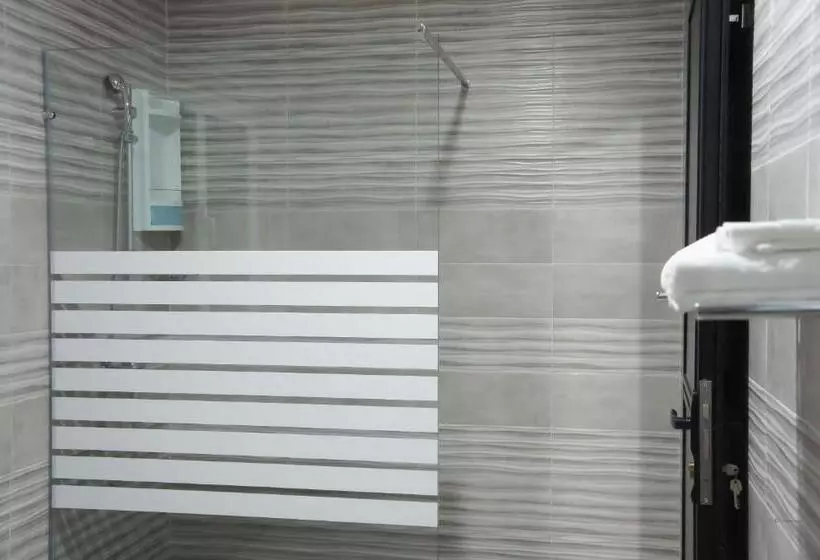 هتل Valencia Hôtel & Appartements