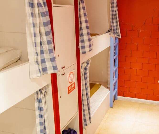 Shangrila Free Life Youth Hostel