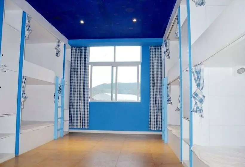 Shangrila Free Life Youth Hostel