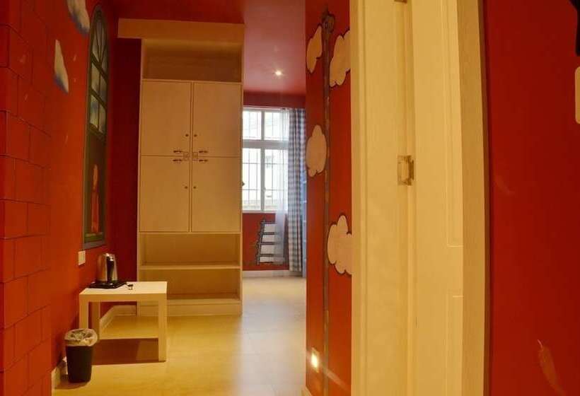 Shangrila Free Life Youth Hostel