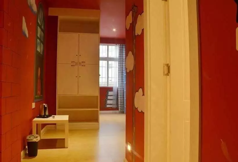 Shangrila Free Life Youth Hostel