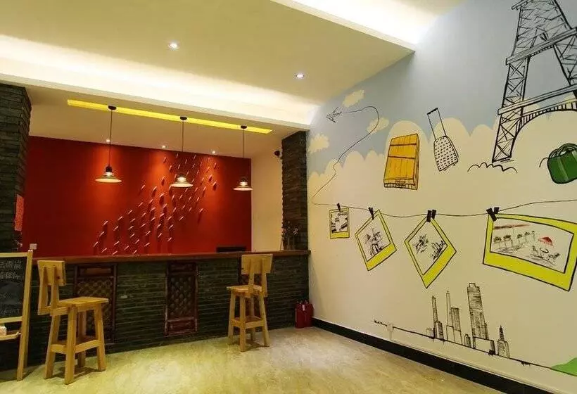 Shangrila Free Life Youth Hostel