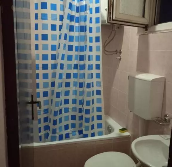 تختخواب و صبحانه Apartments Regina