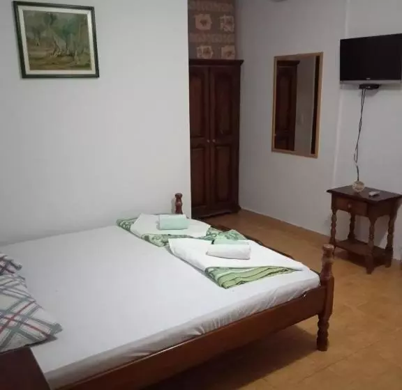 تختخواب و صبحانه Apartments Regina