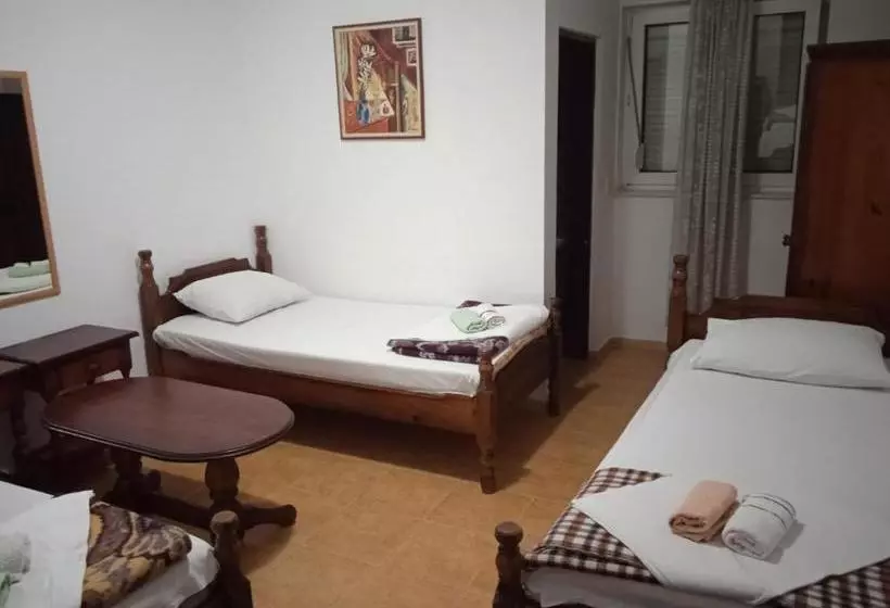 تختخواب و صبحانه Apartments Regina