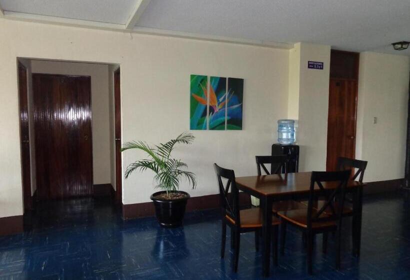 تختخواب و صبحانه Doña Carmen