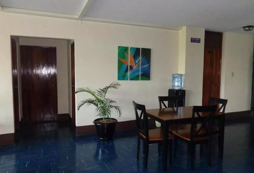 تختخواب و صبحانه Doña Carmen