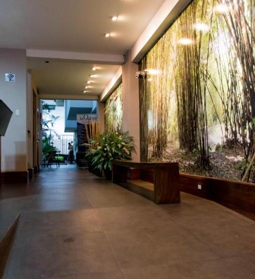 تختخواب و صبحانه Doña Carmen