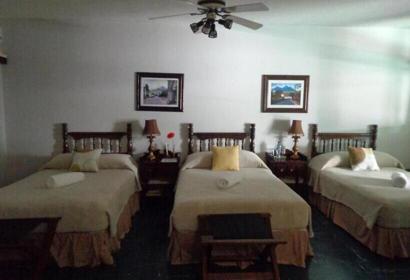 تختخواب و صبحانه Doña Carmen