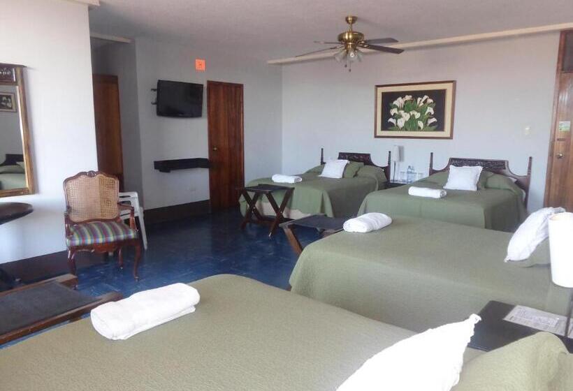 تختخواب و صبحانه Doña Carmen