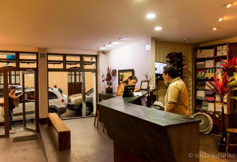 تختخواب و صبحانه Doña Carmen