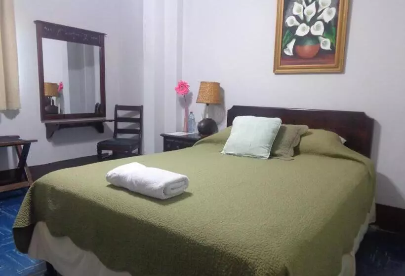 تختخواب و صبحانه Doña Carmen