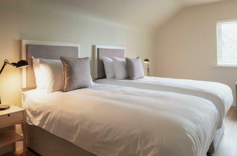 민박 Lagom Restaurant & Townhouse