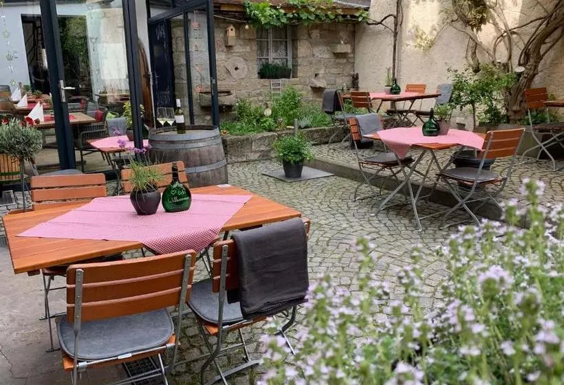 Hotelli Gasthaus Winzerstube &