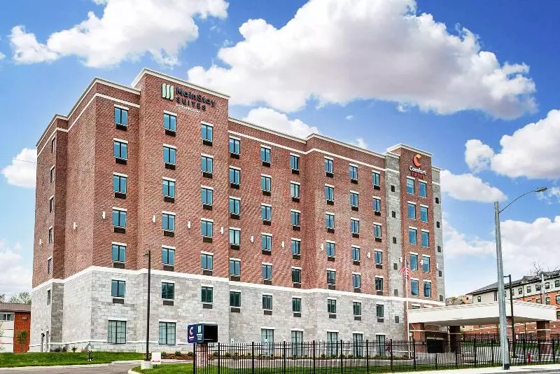 ホテル Mainstay Suites Cincinnati University  Uptown