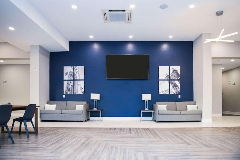 Hotelli Mainstay Suites Cincinnati University  Uptown