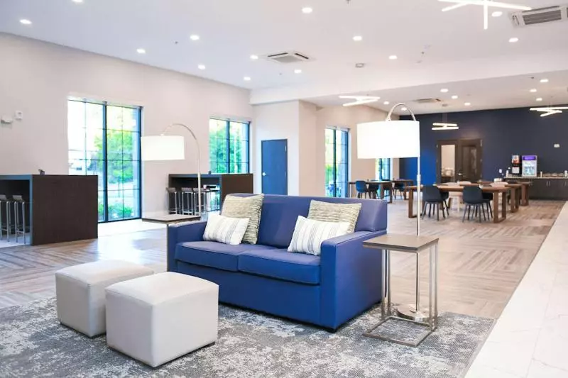 ホテル Mainstay Suites Cincinnati University  Uptown