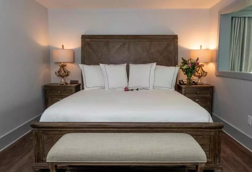 Hotelli Oaks On The River