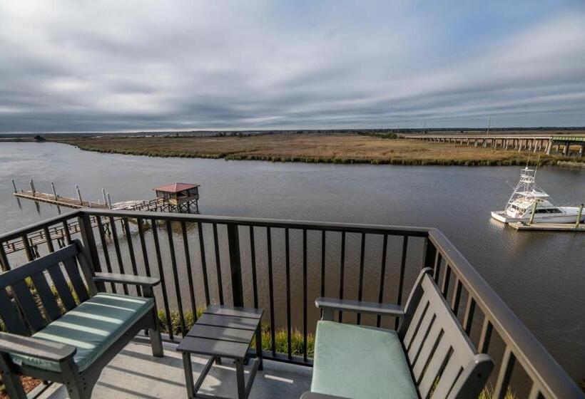 Отель Oaks On The River