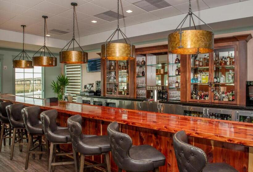 Отель Oaks On The River