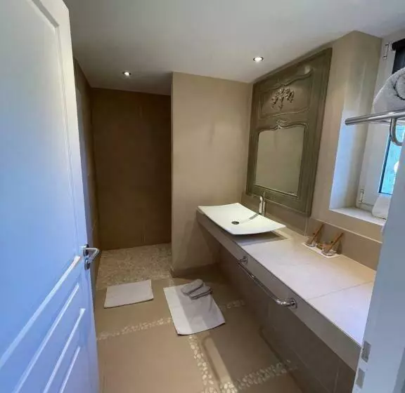 ペンション Château De Cachard