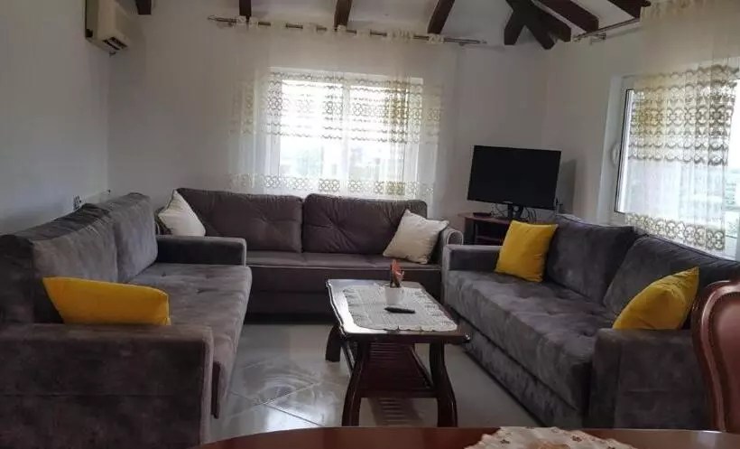 ペンション Guest House Ilir